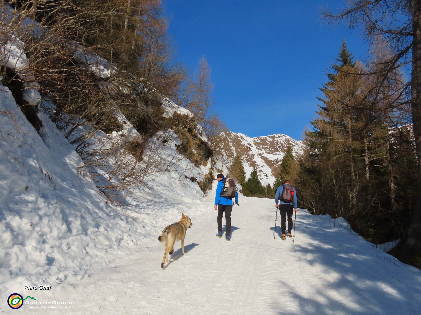 09 Evvia su neve ben battuta.JPG